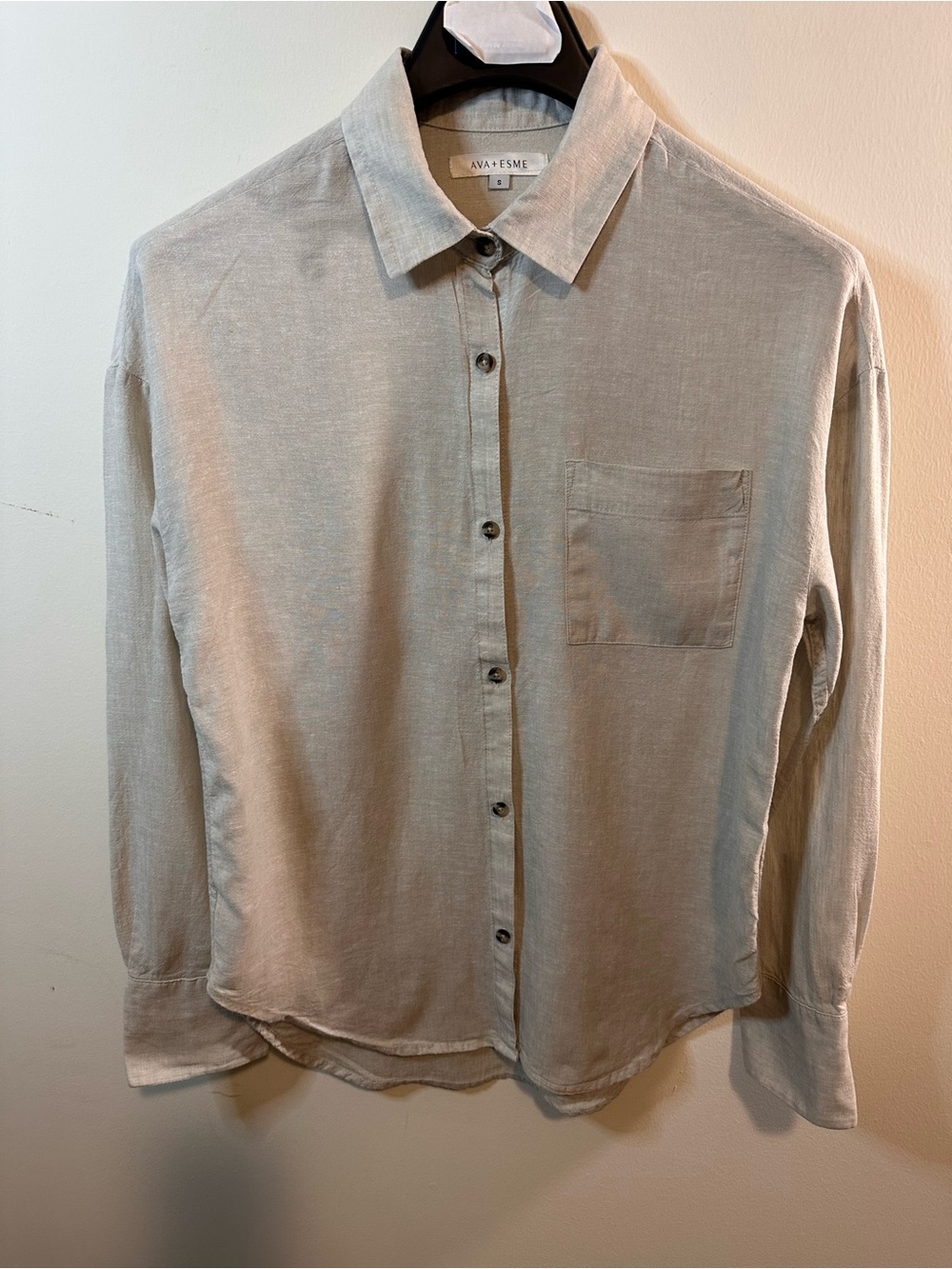 Ava + Esme Women’s Long-Sleeve Button-Up Shirt in Light Beige S